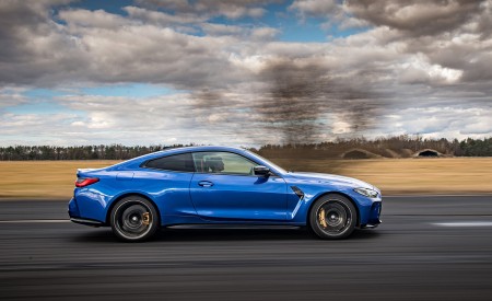 2021 BMW M4 Competition Coupe (Color: Portimao Blue) Side Wallpapers 450x275 (39)