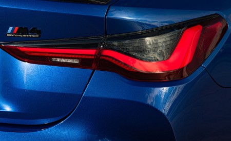 2021 BMW M4 Competition Coupe (Color: Portimao Blue) Tail Light Wallpapers 450x275 (63)