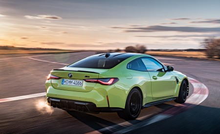 2021 BMW M4 Competition Coupe (Color: Sao Paulo Yellow) Rear Three-Quarter Wallpapers 450x275 (84)