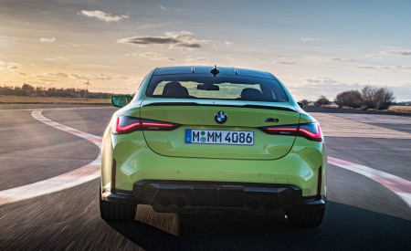 2021 BMW M4 Competition Coupe (Color: Sao Paulo Yellow) Rear Wallpapers 450x275 (93)