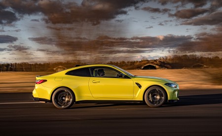 2021 BMW M4 Competition Coupe (Color: Sao Paulo Yellow) Side Wallpapers 450x275 (95)
