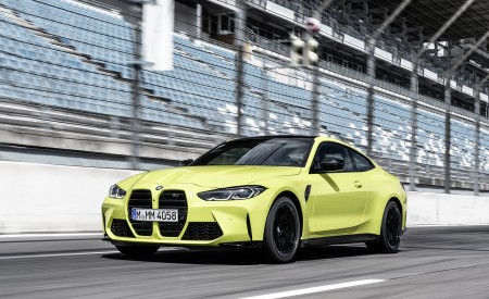 2021 BMW M4 Coupe Competition Front Three-Quarter Wallpapers 450x275 (130)