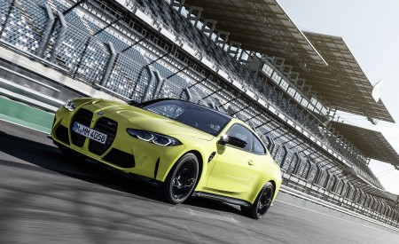 2021 BMW M4 Coupe Competition Front Three-Quarter Wallpapers 450x275 (131)