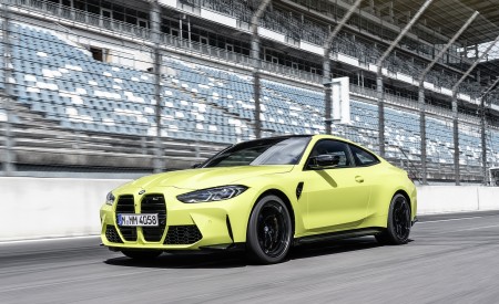 2021 BMW M4 Coupe Competition Front Three-Quarter Wallpapers 450x275 (127)