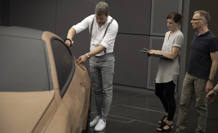 2021 BMW M4 Coupe Competition Making Of Wallpapers  450x275 (206)