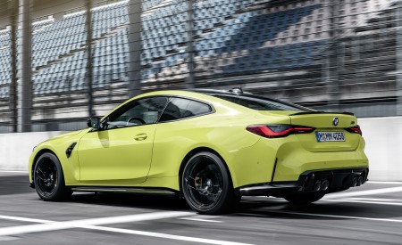 2021 BMW M4 Coupe Competition Rear Three-Quarter Wallpapers  450x275 (135)
