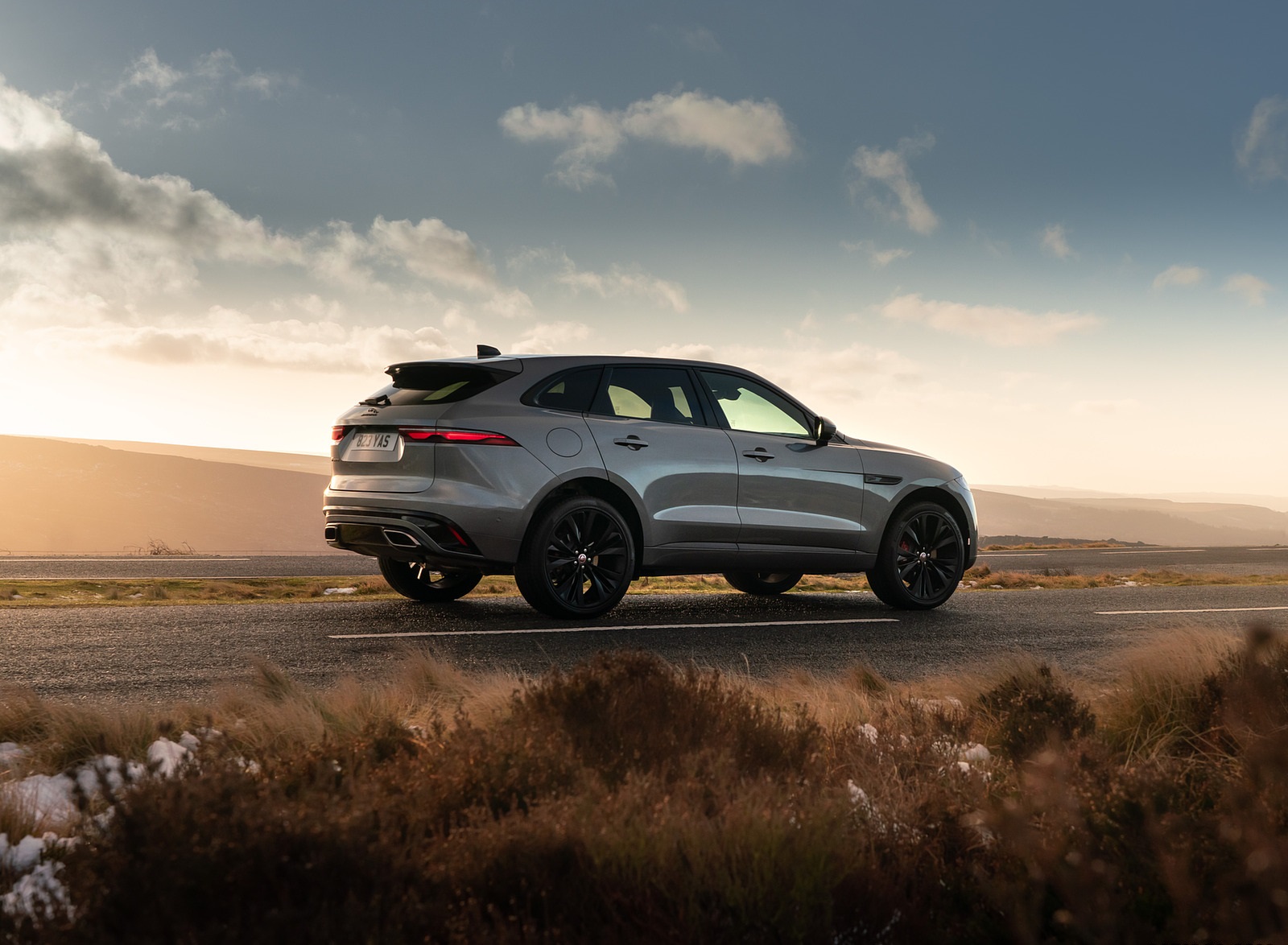 2021 Jaguar F-PACE P400 MHEV Rear Three-Quarter Wallpapers (14)