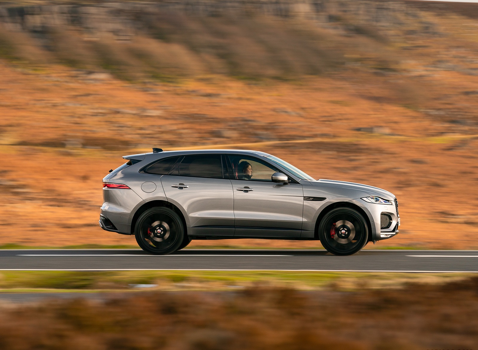 2021 Jaguar F-PACE P400 MHEV Side Wallpapers  (12)