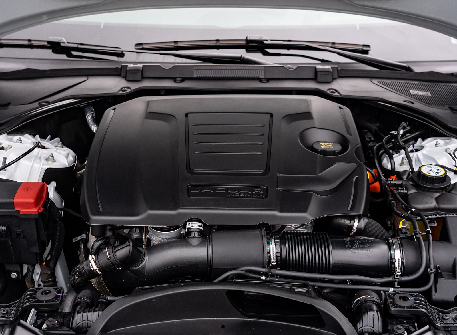 2021 Jaguar XF P300 R-Dynamic SE Engine Wallpapers #23 of 30