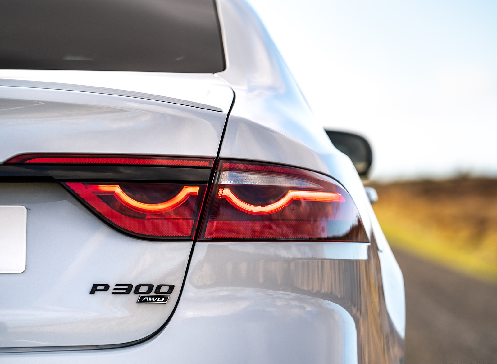2021 Jaguar XF P300 R-Dynamic SE Tail Light Wallpapers #18 of 30