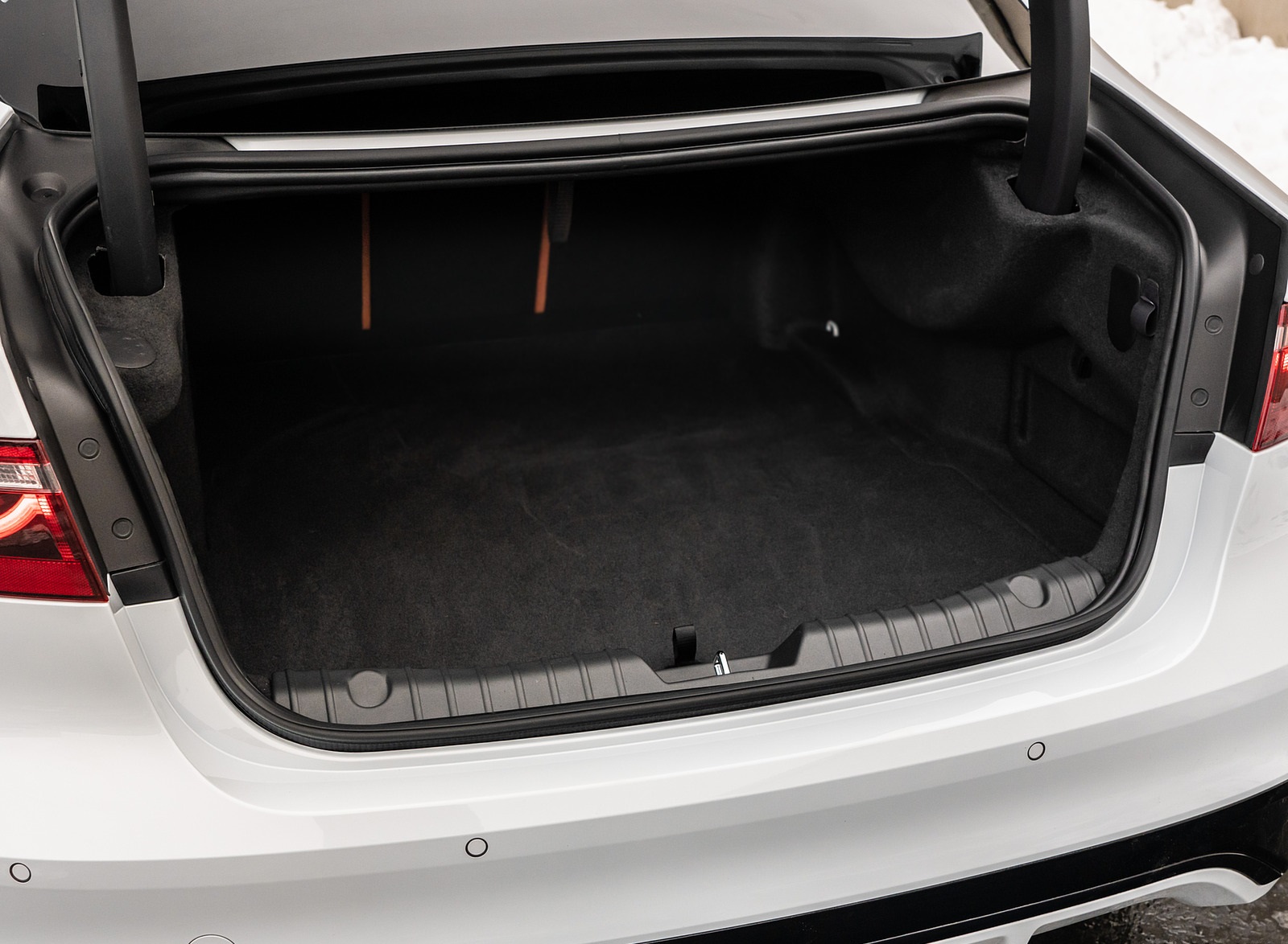 2021 Jaguar XF P300 R-Dynamic SE Trunk Wallpapers #30 of 30