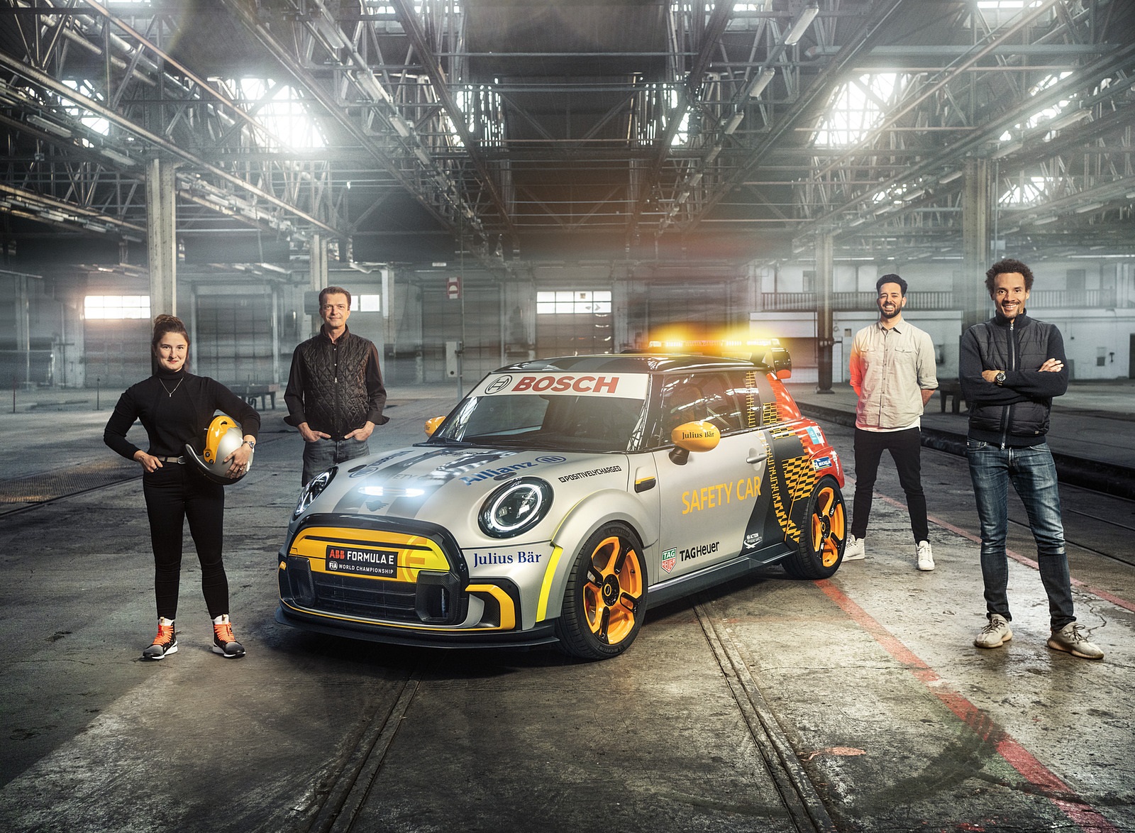 2021 MINI Electric Pacesetter Front Three-Quarter Wallpapers  (13)