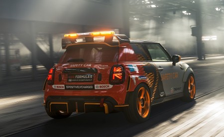 2021 MINI Electric Pacesetter Rear Three-Quarter Wallpapers 450x275 (5)