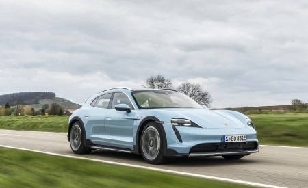 2021 Porsche Taycan 4S Cross Turismo (Color: Frozen Blue Metallic) Front Three-Quarter Wallpapers 450x275 (47)