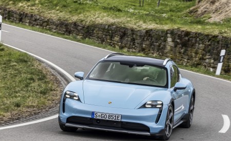 2021 Porsche Taycan 4S Cross Turismo (Color: Frozen Blue Metallic) Front Wallpapers 450x275 (43)