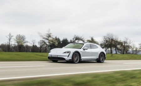 2021 Porsche Taycan 4S Cross Turismo (Color: Ice Grey Metallic) Front Three-Quarter Wallpapers 450x275 (6)