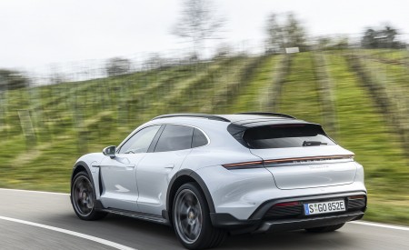 2021 Porsche Taycan 4S Cross Turismo (Color: Ice Grey Metallic) Rear Three-Quarter Wallpapers 450x275 (4)