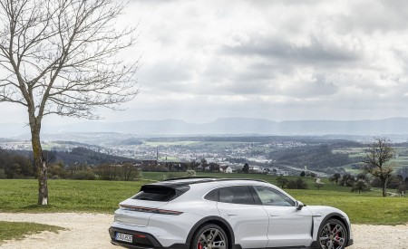 2021 Porsche Taycan 4S Cross Turismo (Color: Ice Grey Metallic) Rear Three-Quarter Wallpapers 450x275 (20)