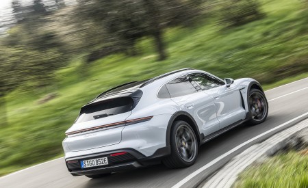 2021 Porsche Taycan 4S Cross Turismo (Color: Ice Grey Metallic) Rear Three-Quarter Wallpapers 450x275 (5)