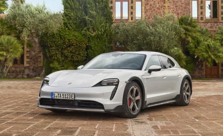 2021 Porsche Taycan 4S Cross Turismo Front Three-Quarter Wallpapers 450x275 (90)