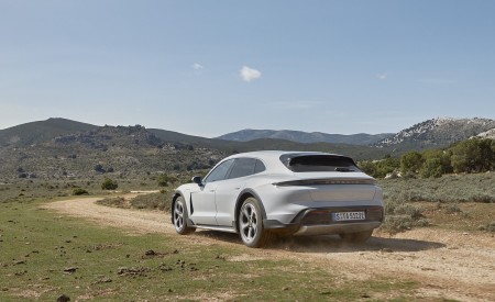 2021 Porsche Taycan 4S Cross Turismo Rear Three-Quarter Wallpapers  450x275 (81)