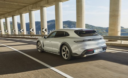 2021 Porsche Taycan 4S Cross Turismo Rear Three-Quarter Wallpapers  450x275 (77)