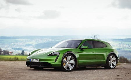 2021 Porsche Taycan Turbo S Cross Turismo (Color: Mamba Green Metallic) Front Three-Quarter Wallpapers 450x275 (20)