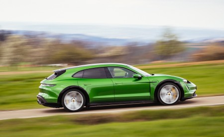 2021 Porsche Taycan Turbo S Cross Turismo (Color: Mamba Green Metallic) Side Wallpapers 450x275 (19)