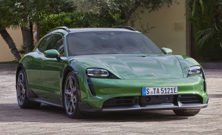 2021 Porsche Taycan Turbo S Cross Turismo Front Three-Quarter Wallpapers 450x275 (50)