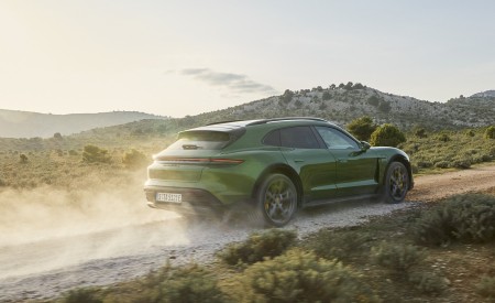 2021 Porsche Taycan Turbo S Cross Turismo Rear Three-Quarter Wallpapers 450x275 (47)