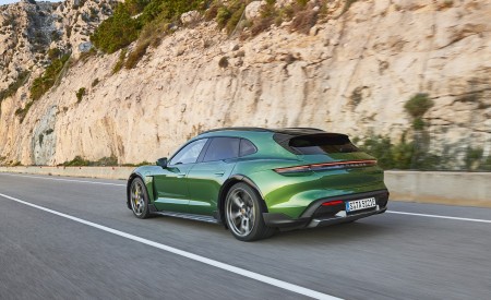 2021 Porsche Taycan Turbo S Cross Turismo Rear Three-Quarter Wallpapers 450x275 (44)