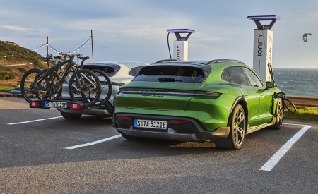 2021 Porsche Taycan Turbo S Cross Turismo Wallpapers 450x275 (49)