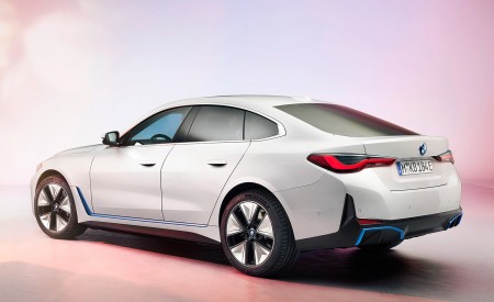 2022 BMW i4 Rear Three-Quarter Wallpapers 450x275 (26)