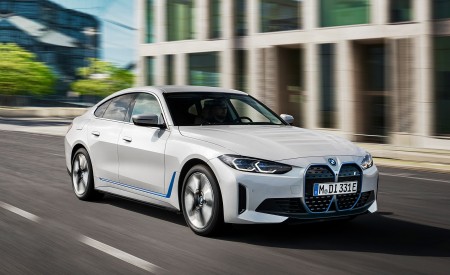 2022 BMW i4 eDrive40 Front Three-Quarter Wallpapers  450x275 (5)