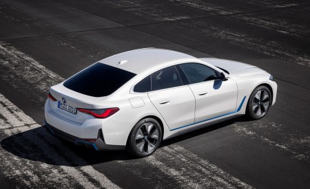 2022 BMW i4 eDrive40 Top Wallpapers 450x275 (15)