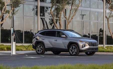 2022 Hyundai Tucson Plug-In Hybrid Front Three-Quarter Wallpapers 450x275 (10)