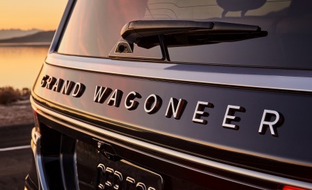 2022 Jeep Grand Wagoneer Detail Wallpapers 450x275 (60)
