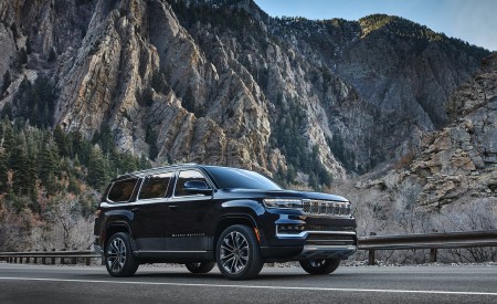 2022 Jeep Grand Wagoneer Front Three-Quarter Wallpapers 450x275 (26)