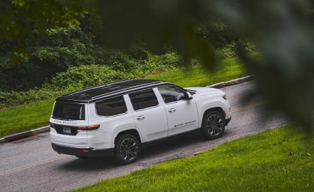 2022 Jeep Grand Wagoneer Rear Three-Quarter Wallpapers 450x275 (5)
