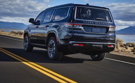 2022 Jeep Grand Wagoneer Rear Three-Quarter Wallpapers  450x275 (29)