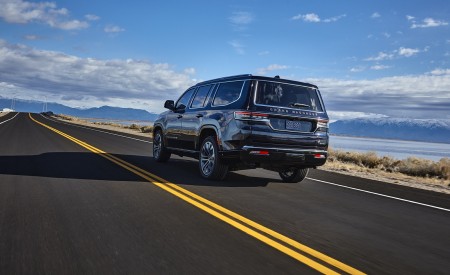 2022 Jeep Grand Wagoneer Rear Three-Quarter Wallpapers  450x275 (30)