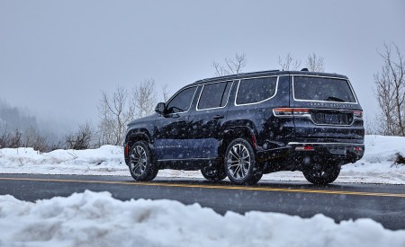 2022 Jeep Grand Wagoneer Rear Three-Quarter Wallpapers 450x275 (39)
