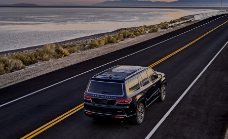 2022 Jeep Grand Wagoneer Rear Three-Quarter Wallpapers 450x275 (34)