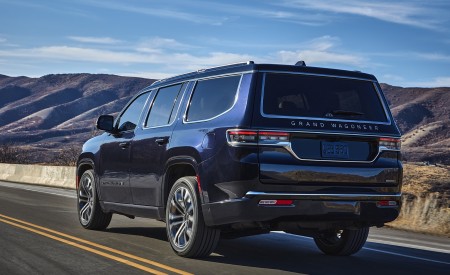 2022 Jeep Grand Wagoneer Rear Three-Quarter Wallpapers 450x275 (31)