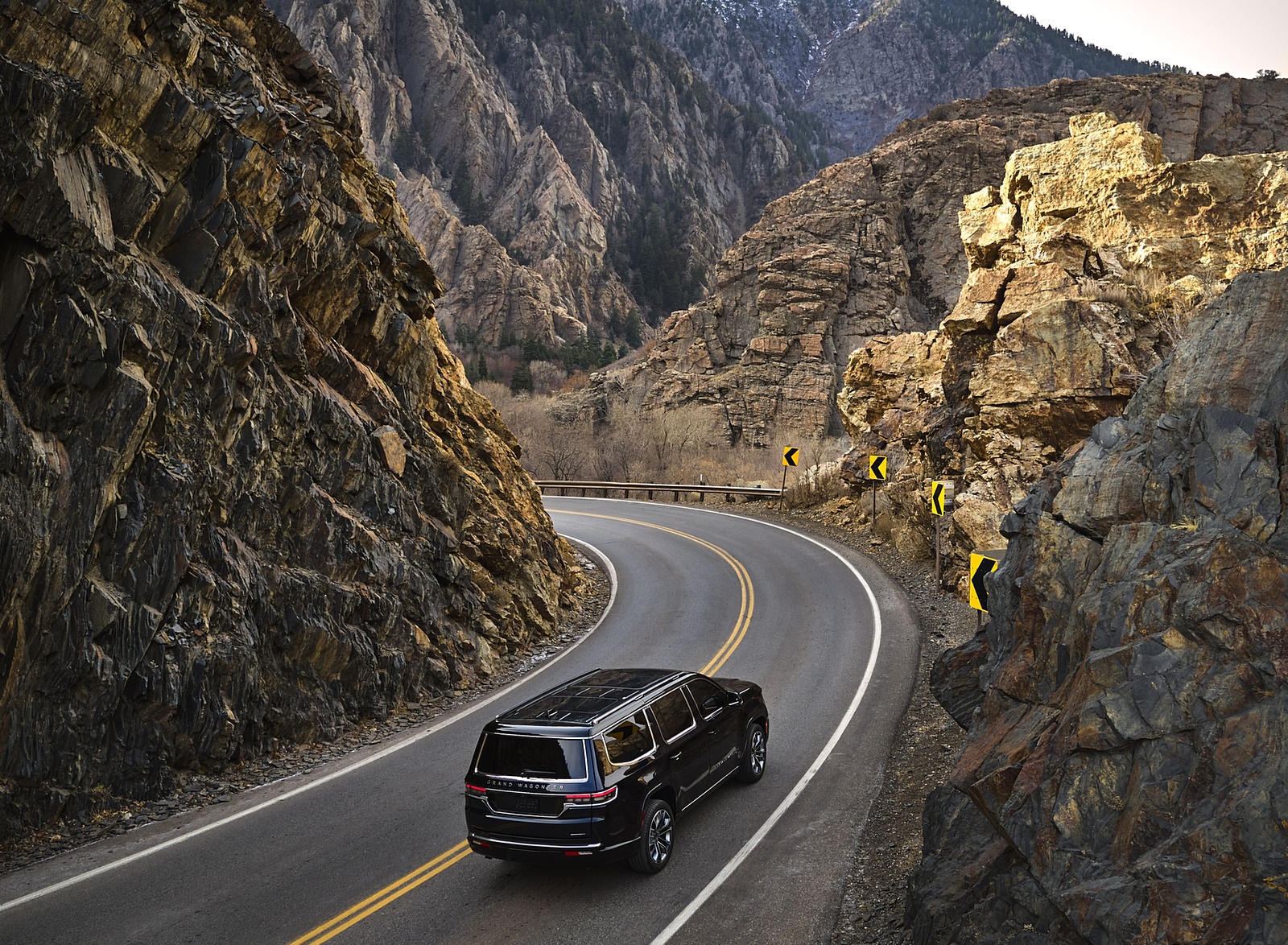 2022 Jeep Grand Wagoneer Rear Three-Quarter Wallpapers (7)