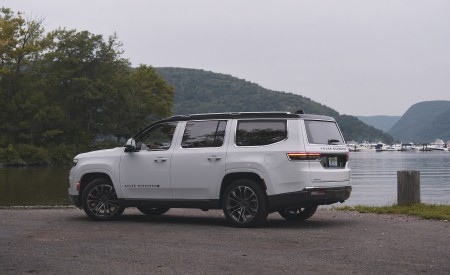 2022 Jeep Grand Wagoneer Rear Three-Quarter Wallpapers 450x275 (10)