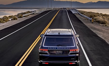 2022 Jeep Grand Wagoneer Rear Wallpapers 450x275 (35)