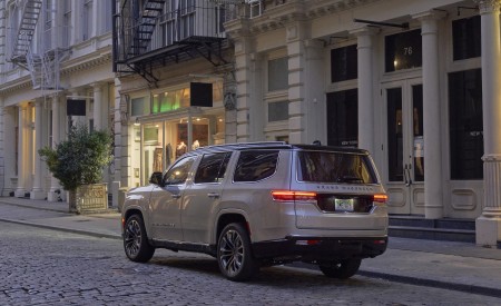 2022 Jeep Grand Wagoneer Rear Wallpapers 450x275 (18)