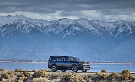 2022 Jeep Grand Wagoneer Side Wallpapers  450x275 (40)