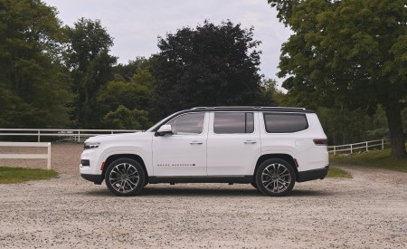 2022 Jeep Grand Wagoneer Side Wallpapers 450x275 (15)